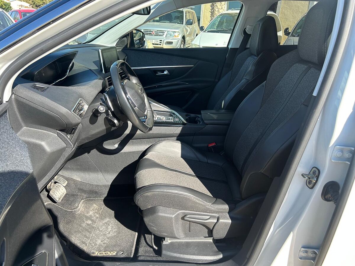 PEUGEOT 3008 ALLURE 1.5 HDI AUTO SPANISH LHD IN SPAIN 36000 MILES SUPER 2018